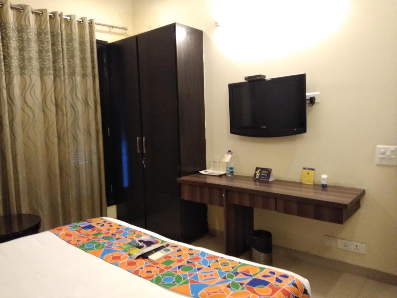 Fabhotel Signature Cyber Park Delhi Szoba fotó