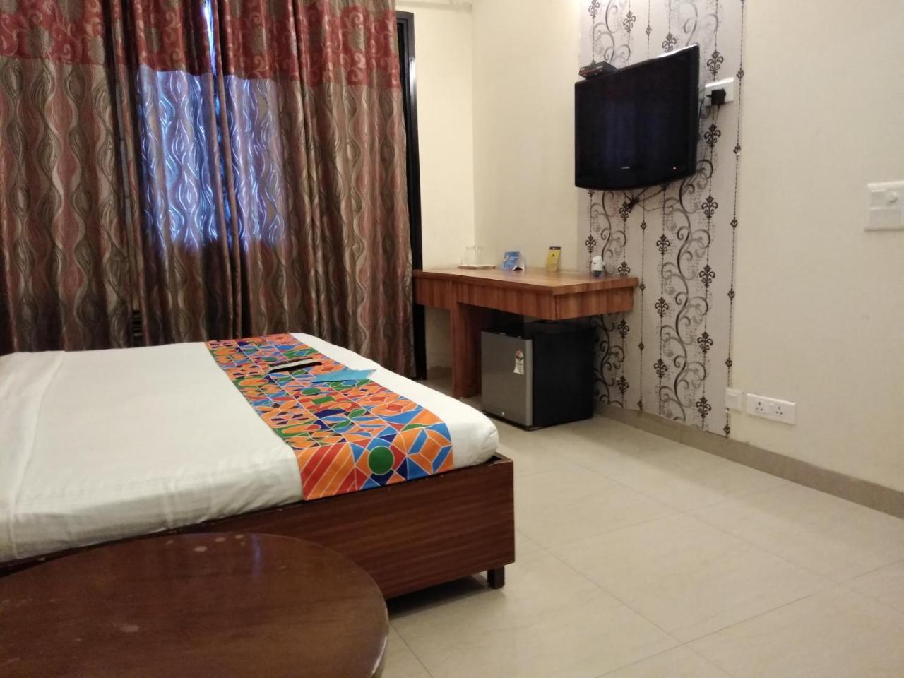 Fabhotel Signature Cyber Park Delhi Szoba fotó